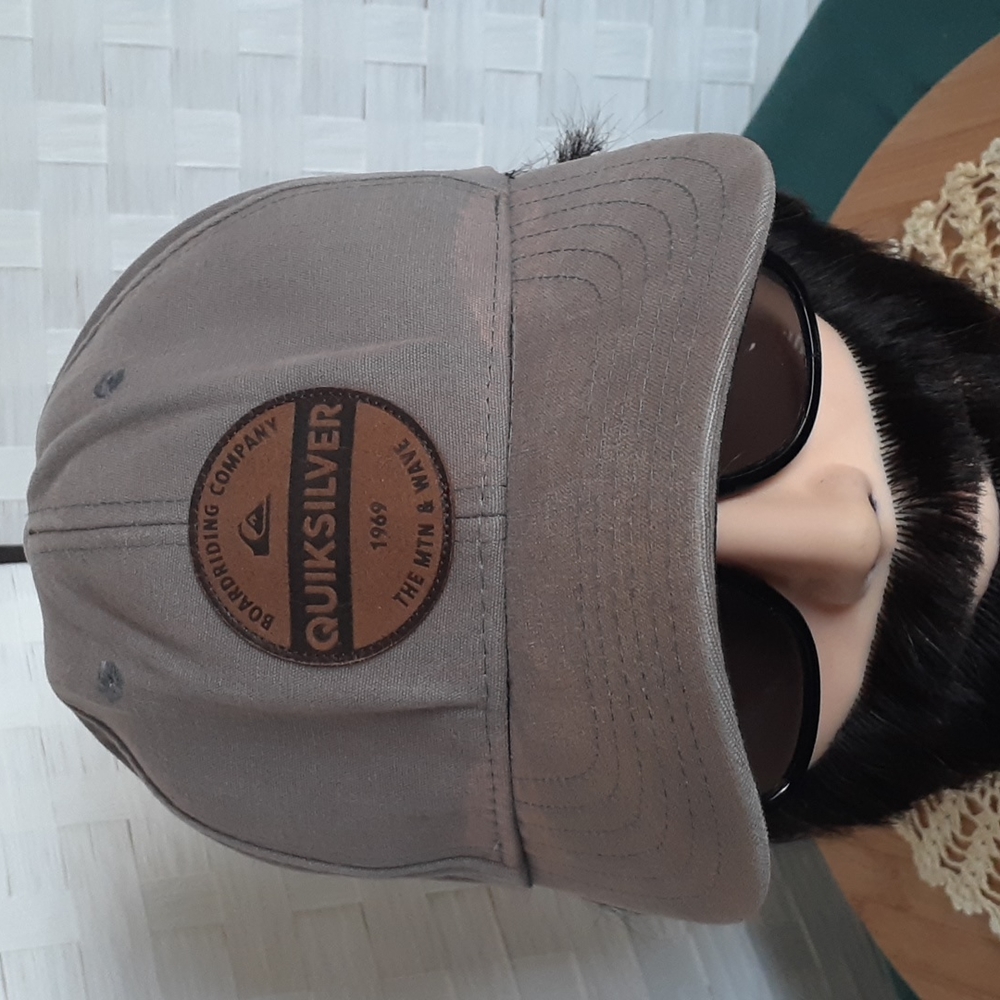 🍁3/$25 Sale👉*OFFICIAL* QUIKSILVER BRAND ~DISTRESSED LOOK BASEBALL HAT CAP ~